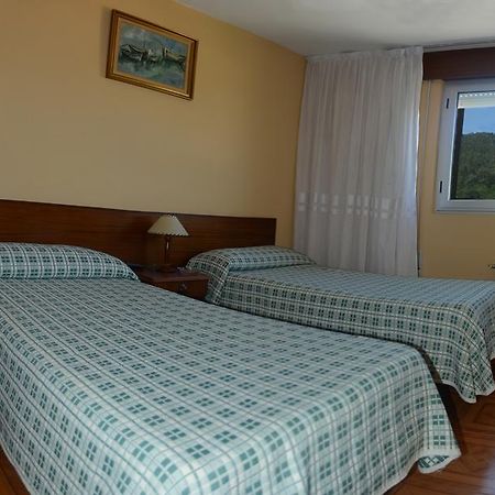 Hostal Baviera Pesués Buitenkant foto