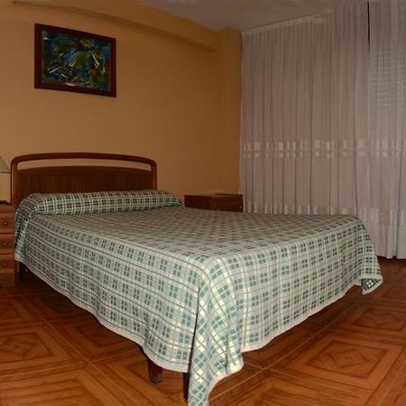 Hostal Baviera Pesués Buitenkant foto