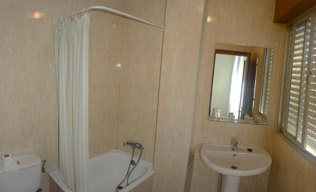 Hostal Baviera Pesués Buitenkant foto