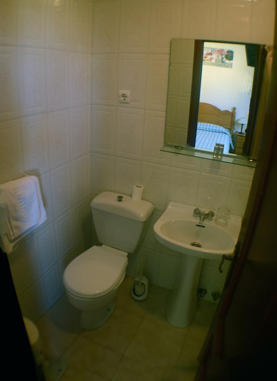 Hostal Baviera Pesués Buitenkant foto